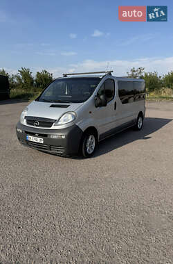 Минивэн Opel Vivaro 2003 в Ровно
