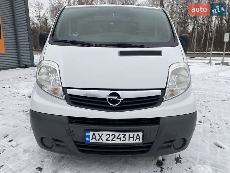 Opel Vivaro 2012
