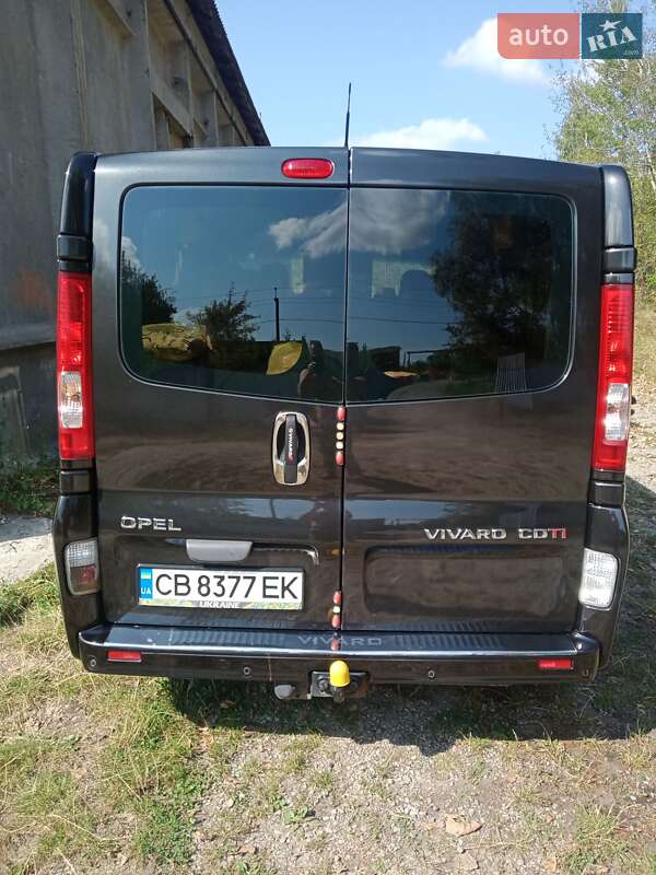 Минивэн Opel Vivaro 2012 в Городне