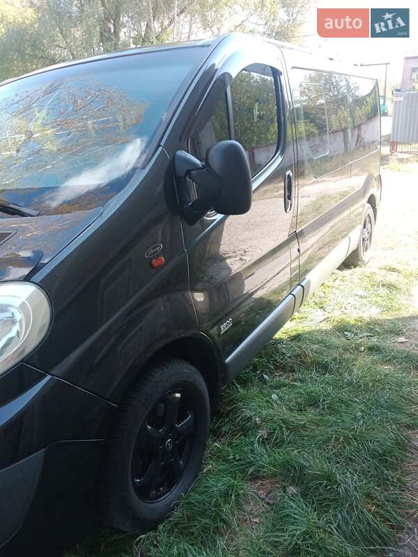Минивэн Opel Vivaro 2012 в Городне
