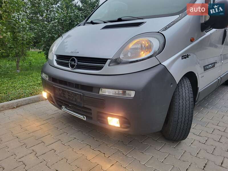 Мінівен Opel Vivaro 2004 в Хмельницькому