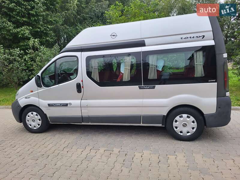 Мінівен Opel Vivaro 2004 в Хмельницькому