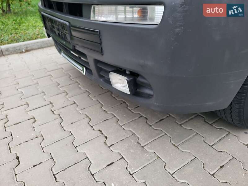 Мінівен Opel Vivaro 2004 в Хмельницькому