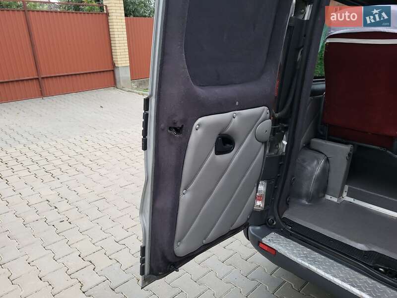 Мінівен Opel Vivaro 2004 в Хмельницькому