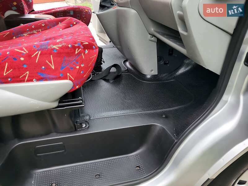 Мінівен Opel Vivaro 2004 в Хмельницькому