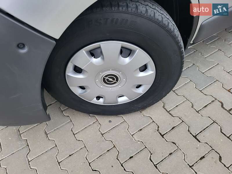 Мінівен Opel Vivaro 2004 в Хмельницькому