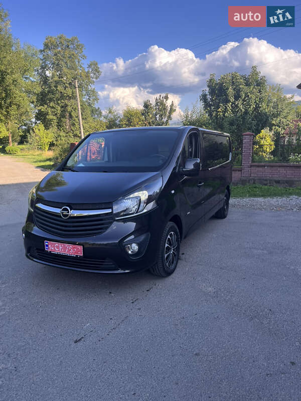 Грузовой фургон Opel Vivaro 2015 в Надворной