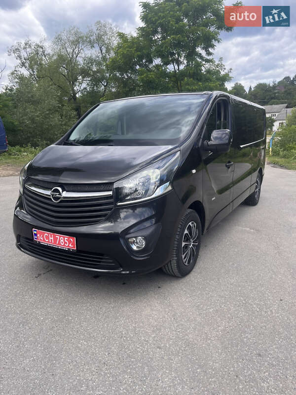 Грузовой фургон Opel Vivaro 2015 в Надворной