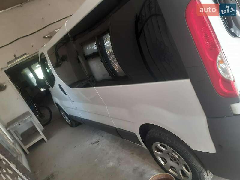 Мінівен Opel Vivaro 2011 в Виноградові фото 4 Мінівен Opel Vivaro 2011 в Виноградові