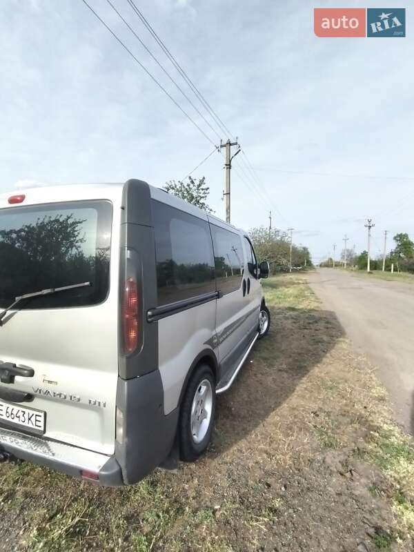 Мінівен Opel Vivaro 2004 в Покрові