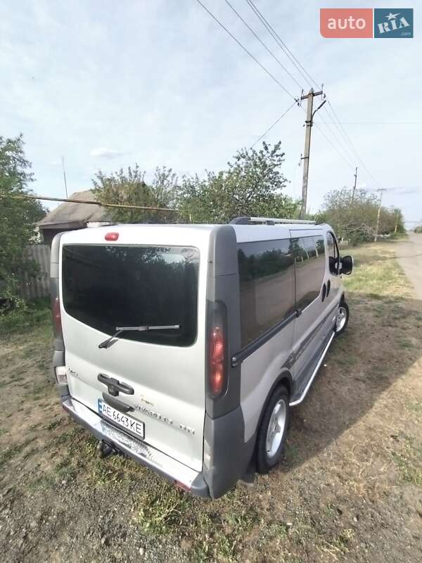 Opel Vivaro 2004