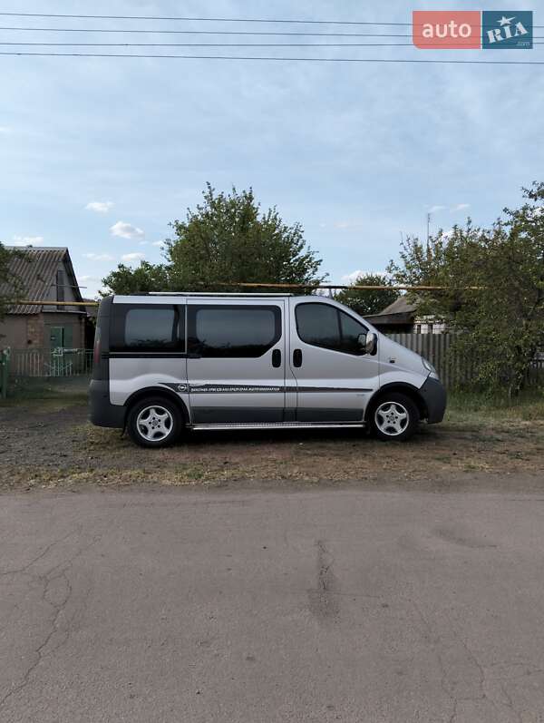 Мінівен Opel Vivaro 2004 в Покрові