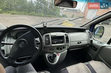 Минивэн Opel Vivaro 2004 в 