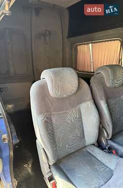 Минивэн Opel Vivaro 2004 в 