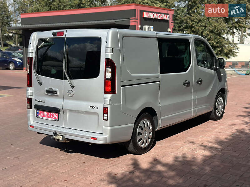 Минивэн Opel Vivaro 2015 в Ровно