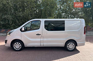 Минивэн Opel Vivaro 2015 в 