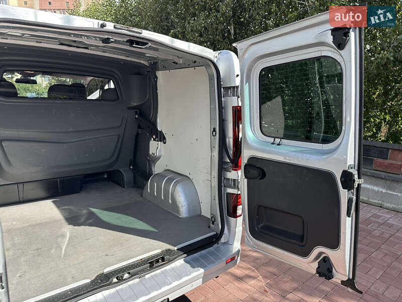 Минивэн Opel Vivaro 2015 в Ровно