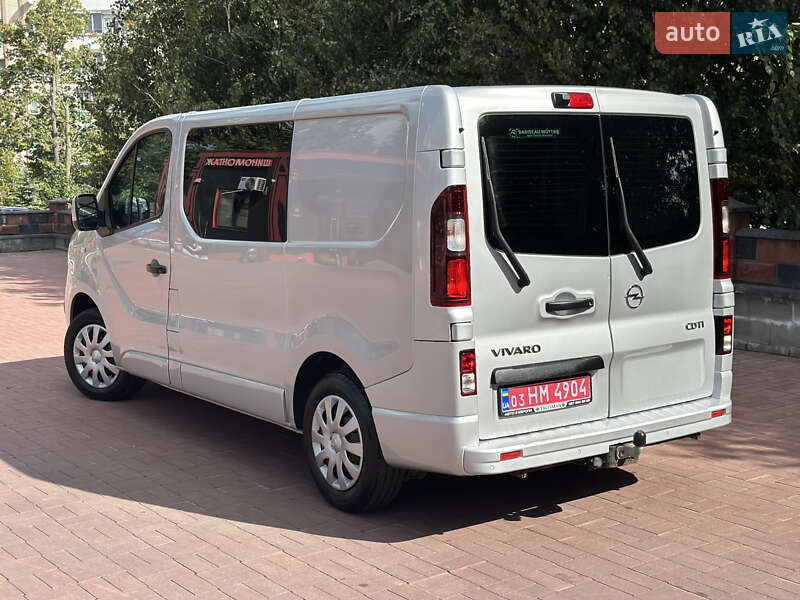 Минивэн Opel Vivaro 2015 в Ровно