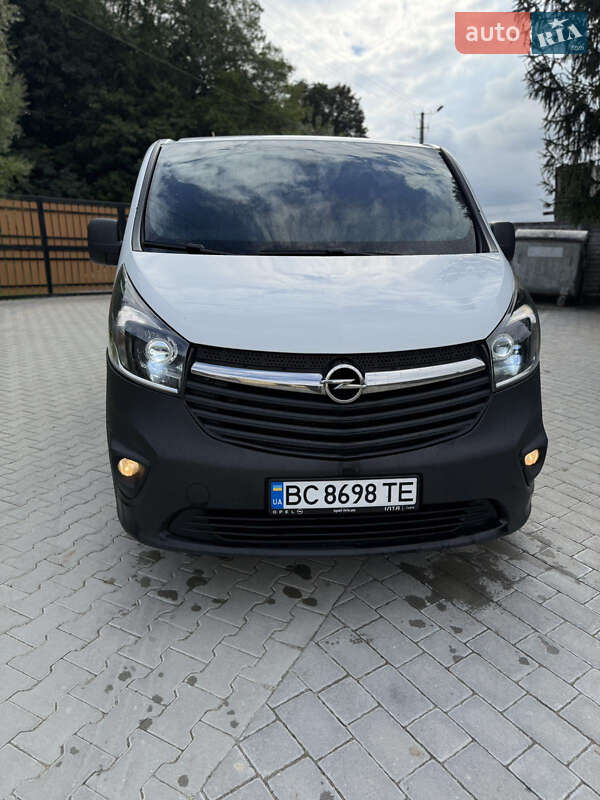 Минивэн Opel Vivaro 2016 в Львове
