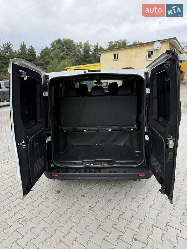 Минивэн Opel Vivaro 2016 в Львове