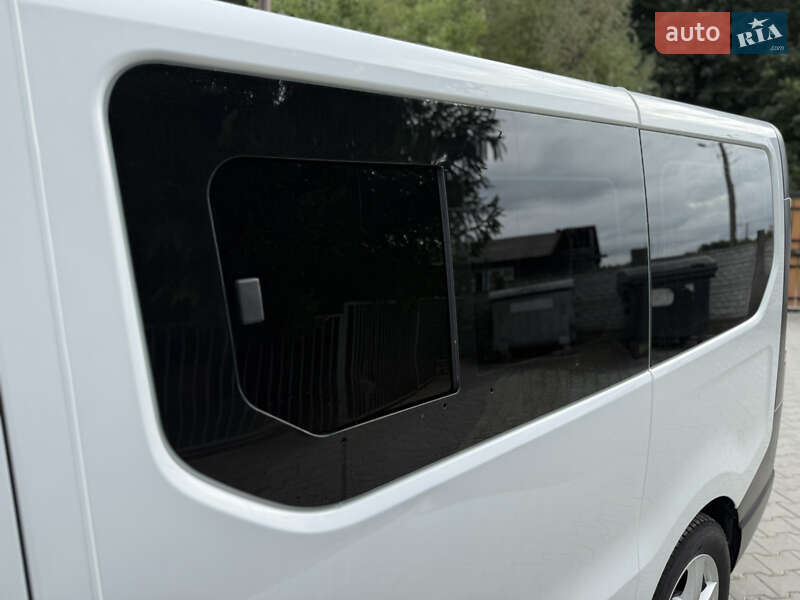 Минивэн Opel Vivaro 2016 в Львове