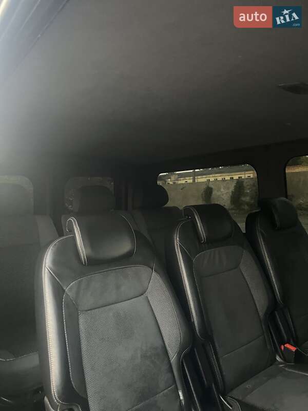 Минивэн Opel Vivaro 2005 в Ровно