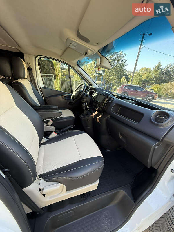 Минивэн Opel Vivaro 2016 в Львове