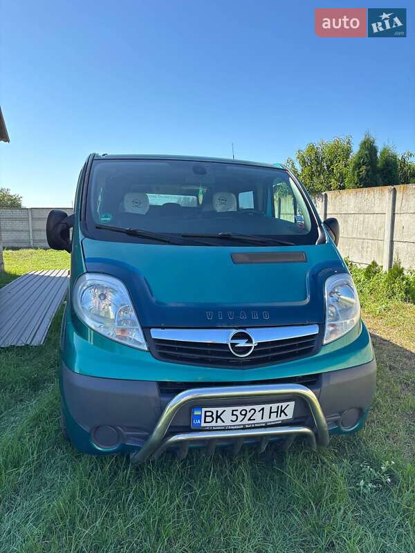 Мінівен Opel Vivaro 2007 в Радивиліві