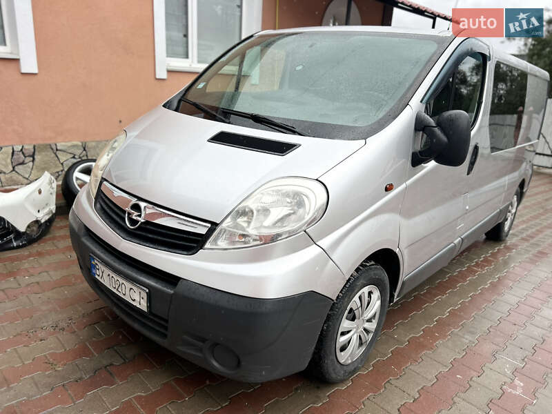 Вантажопасажирський фургон Opel Vivaro 2012 в Новій Ушиці