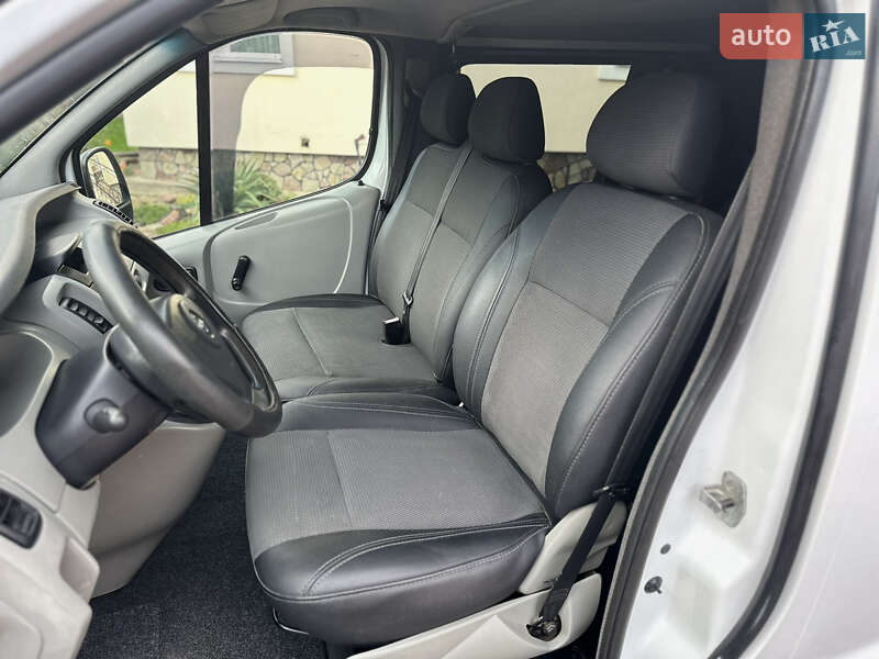 Мінівен Opel Vivaro 2006 в Луцьку