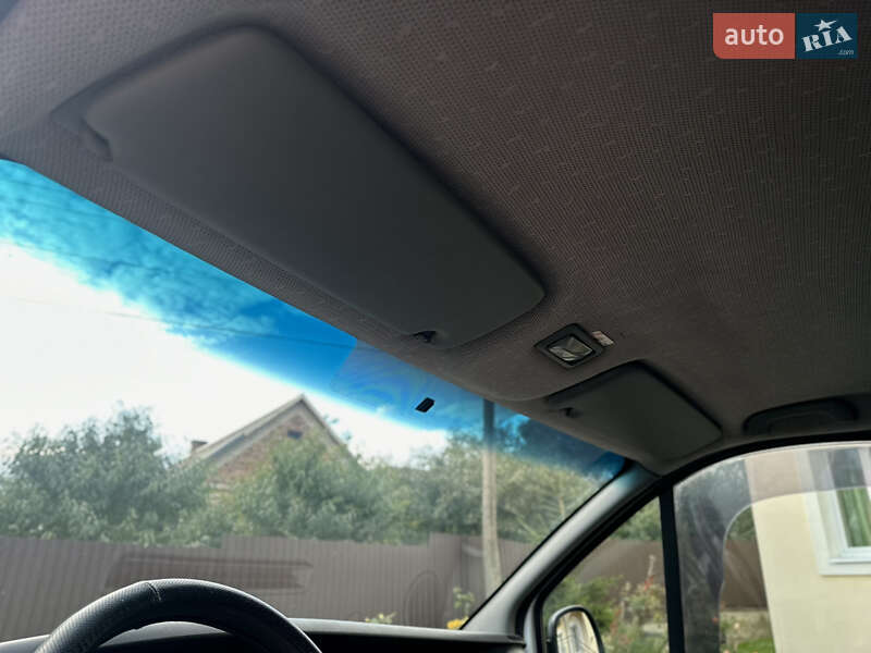 Мінівен Opel Vivaro 2006 в Луцьку