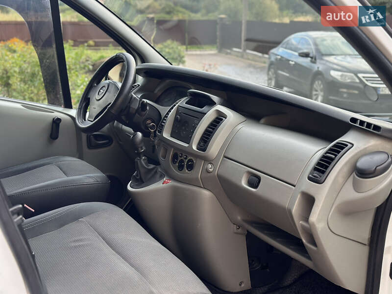 Мінівен Opel Vivaro 2006 в Луцьку