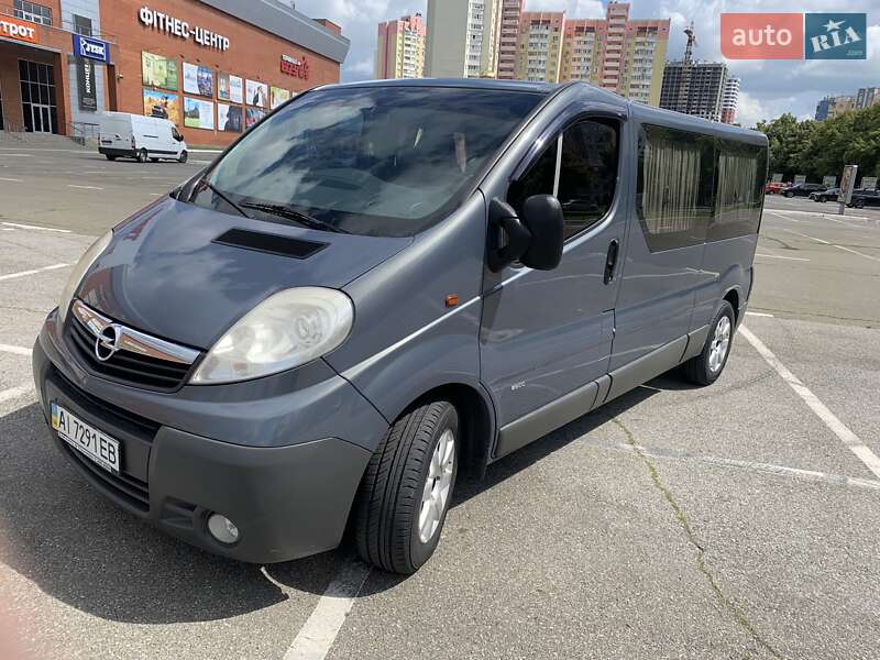 Минивэн Opel Vivaro 2012 в Киеве