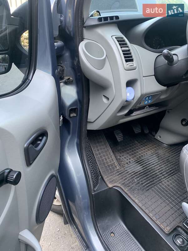 Минивэн Opel Vivaro 2012 в Киеве