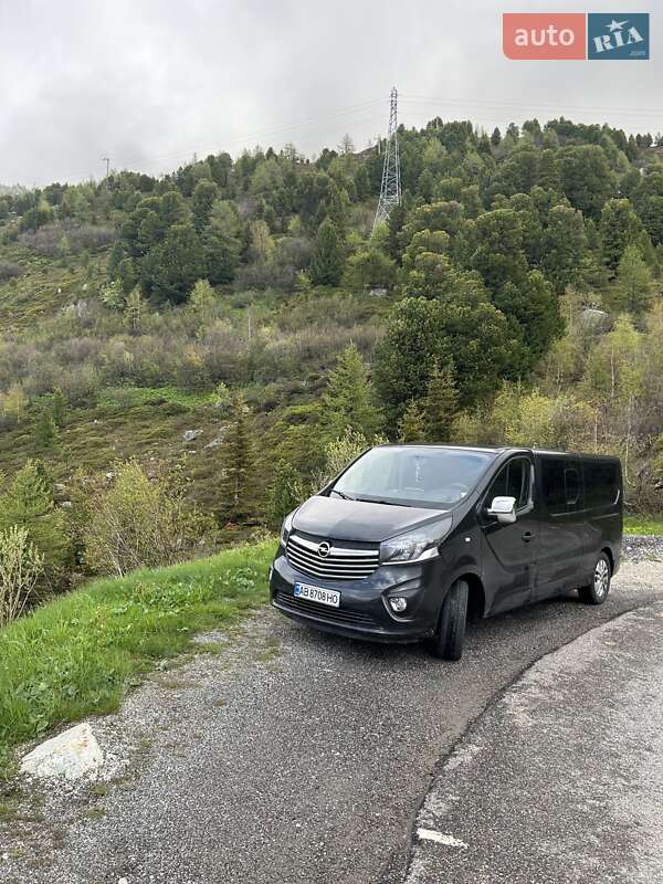 Мінівен Opel Vivaro 2015 в Бершаді