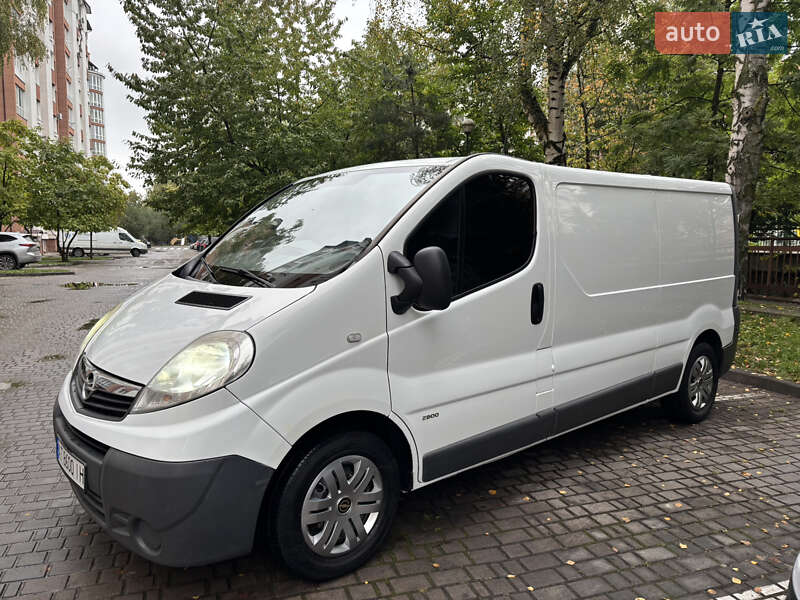 Грузовой фургон Opel Vivaro 2013 в Ивано-Франковске