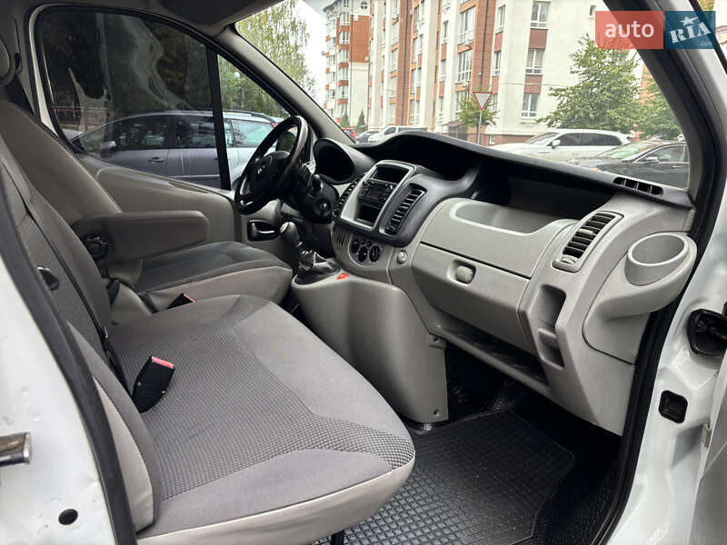 Грузовой фургон Opel Vivaro 2013 в Ивано-Франковске