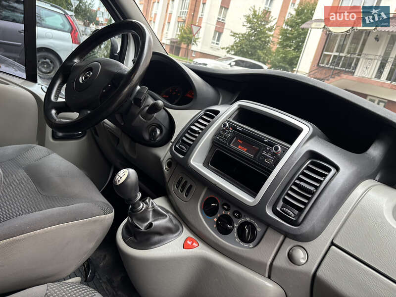 Грузовой фургон Opel Vivaro 2013 в Ивано-Франковске