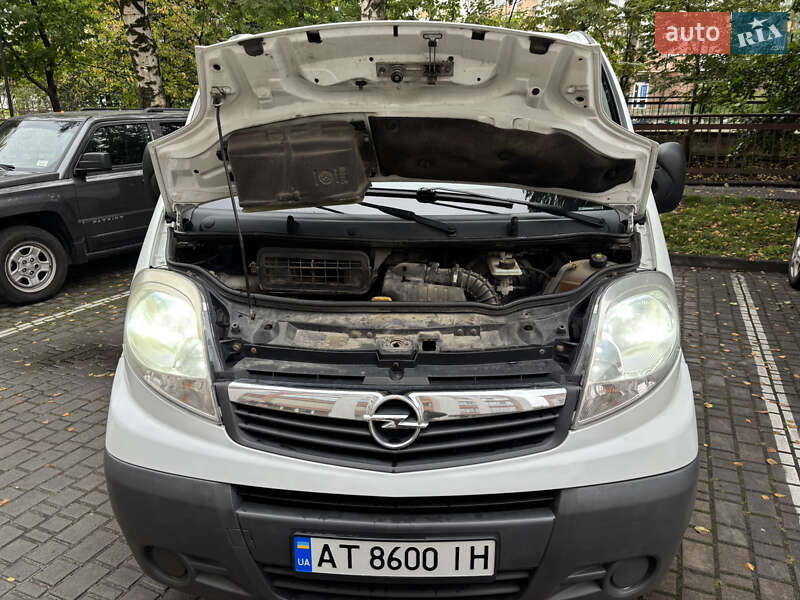 Грузовой фургон Opel Vivaro 2013 в Ивано-Франковске