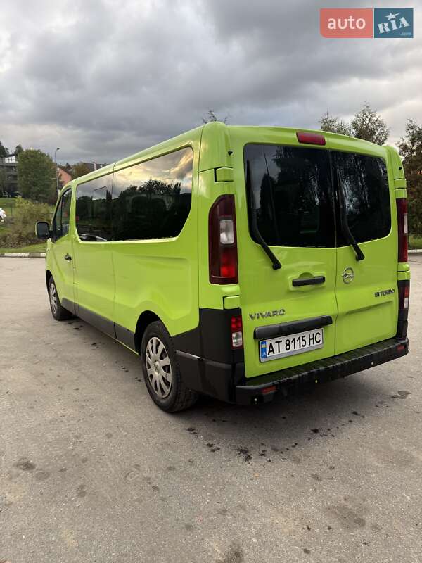 Минивэн Opel Vivaro 2015 в Ивано-Франковске