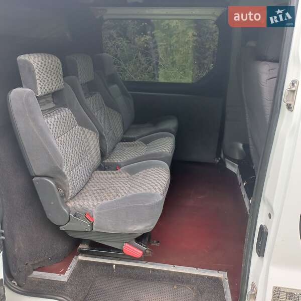 Грузопассажирский фургон Opel Vivaro 2007 в Виннице
