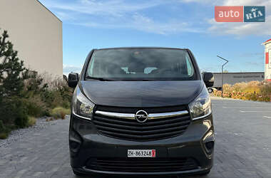 Минивэн Opel Vivaro 2015 в 