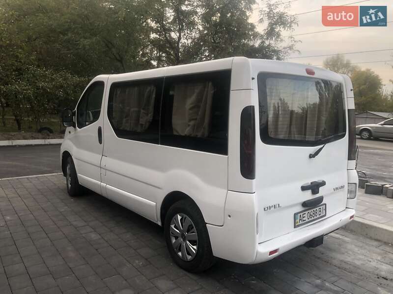 Мінівен Opel Vivaro 2004 в Дніпрі