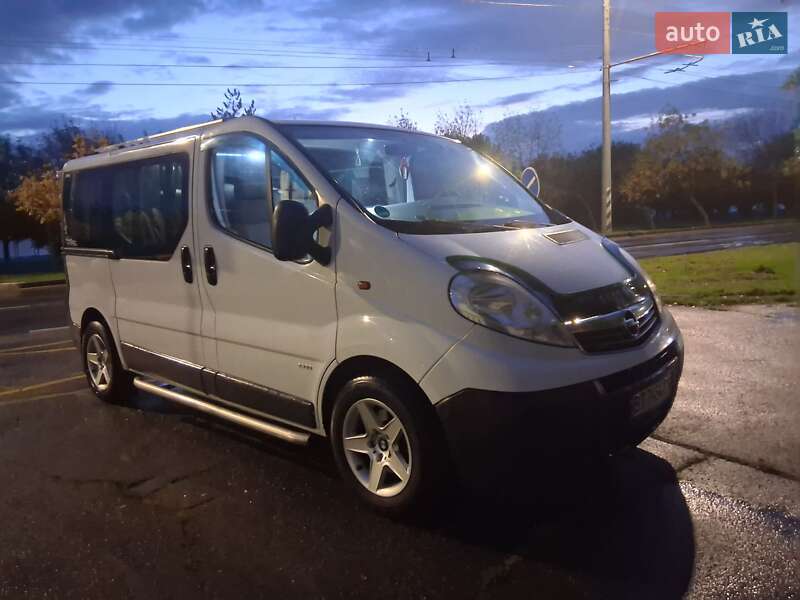 Минивэн Opel Vivaro 2008 в Николаеве