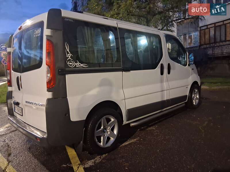 Минивэн Opel Vivaro 2008 в Николаеве