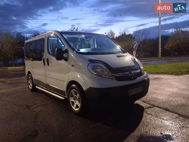 Минивэн Opel Vivaro 2008 в Николаеве