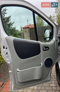 Мінівен Opel Vivaro 2012 в 