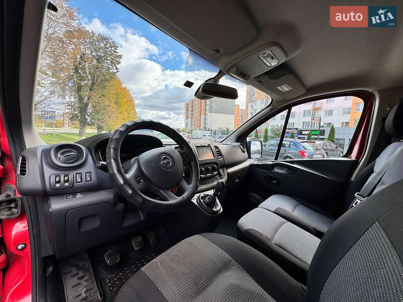 Грузовой фургон Opel Vivaro 2017 в Виннице
