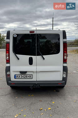 Минивэн Opel Vivaro 2011 в 
