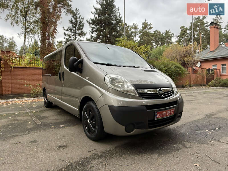 Минивэн Opel Vivaro 2013 в Киеве